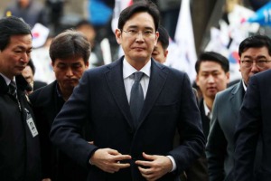 Lãnh đạo chaebol Hàn Quốc nỗ lực xóa bỏ khoảng cách với nhân viên: Sử dụng mạng xã hội nhiều hơn, tích cực ăn uống và trò chuyện với người lao động - HappyLive