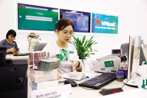 Nóng chuyện giải cứu trái phiếu, M&A ngân hàng