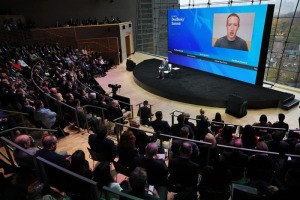 Mark Zuckerberg chỉ trích chính sách của Apple, tiếp tục đặt niềm tin vào metaverse dù đang thua lỗ - HappyLive