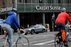 chung-khoan-toan-cau-chim-trong-sac-do-dow-jones-mat-hon-500-diem-khi-thi-truong-don-them-tin-du-tu-credit-suisse-happy-live-1