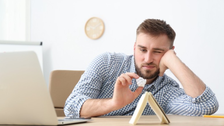 5 mẹo giúp các sếp quản lý một nhân viên có thái độ tiêu cực