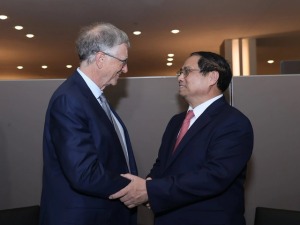 bill-gates-truoc-khi-duoc-moi-tu-van-chien-luoc-ve-khcn-va-doi-moi-sang-tao-da-gian-tiep-mua-co-phieu-viet-nam-thong-qua-quy-dau-tu-2-ty-usd-happy-live-1
