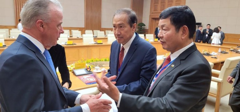 fpt-du-kien-rot-100-trieu-usd-dau-tu-vao-my-trong-cuoi-nam-2023-happy-live-2