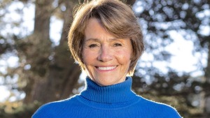 Lynne Twist: Cách bạn sử dụng đồng tiền nói gì về con người bạn?