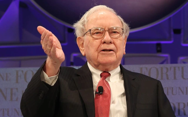 dau-tu-nguoc-doi-cua-warren-buffett-hay-so-hai-khi-nguoi-khac-tham-lam-va-tham-lam-khi-nguoi-khac-so-hai-happy-live-2