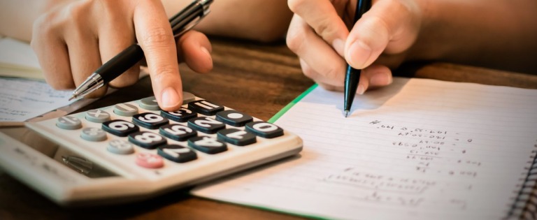 Gen Z và tài chính cá nhân: Tưởng dễ mà hóa ra cũng "đau đầu"