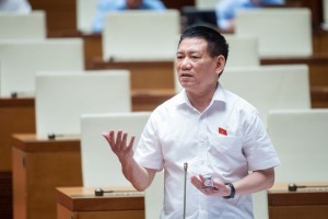 bo-truong-ho-duc-phoc-quyet-tam-nang-hang-thi-truong-chung-khoan-viet-nam-truoc-nam-2025-happy-live-1