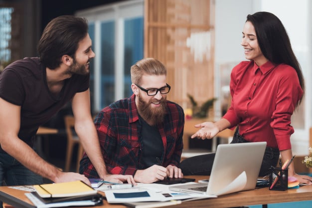 Giao tiếp công sở: 5 câu bạn nên hỏi sếp trong ngày đầu tiên đi làm