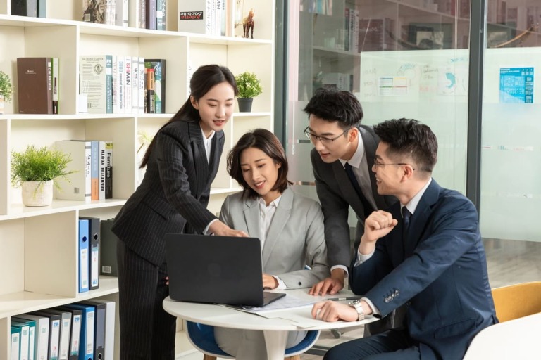 Khủng hoảng lắng nghe và chuyện sợ bị “vô hình” nơi công sở