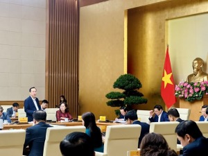 pho-thong-doc-dao-minh-tu-se-tiep-tuc-giam-lai-suat-cho-vay-va-khong-co-chuyen-phai-xin-room-tin-dung-happy-live-1