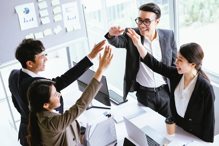 Gắn kết nhân viên và hiệu suất làm việc nơi công sở