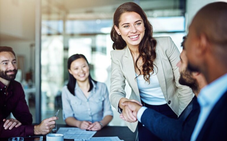Hãy cư xử như một senior nếu muốn trở thành một senior