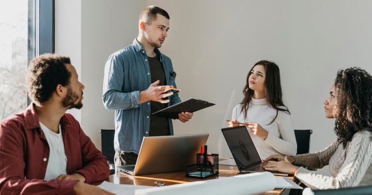 Quiet managing: Quản lý như không quản lý