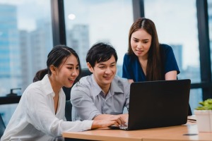 4 bẫy công sở phải tránh dành cho nhân viên U40 - Happy Live