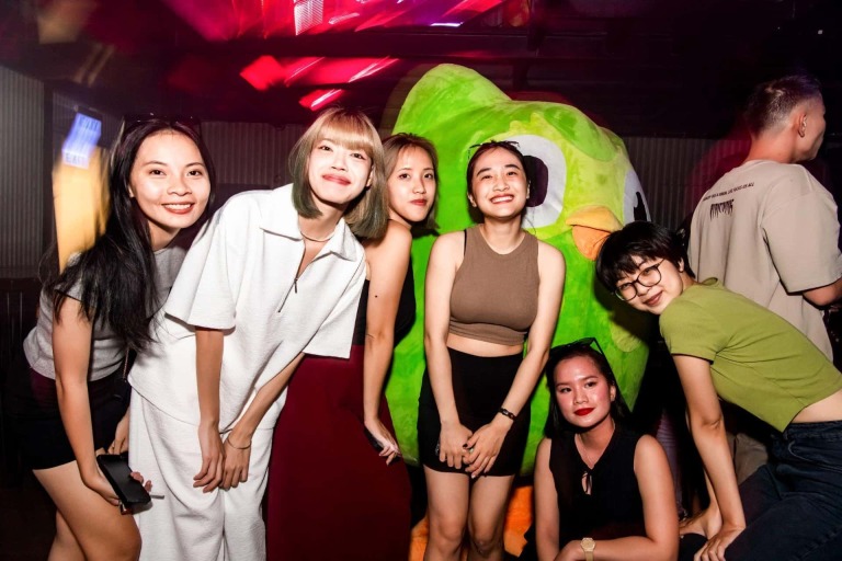   Duolingo còn kết nối khách hàng với khách hàng