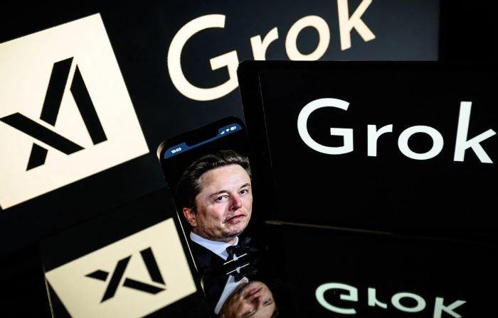Ông Huang cho biết các chatbot như Grok (do công ty của tỉ phú Musk phát triển) và ChatGPT sẽ là những gia sư kỹ thuật số tiếp theo 