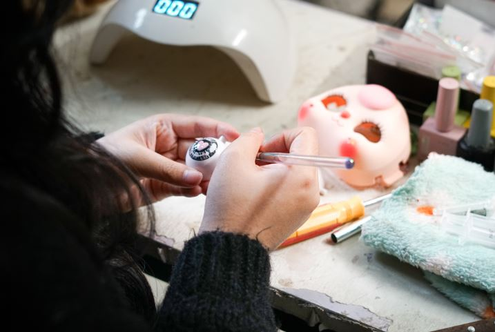 Khởi nghiệp vẽ mắt Baby Three 
