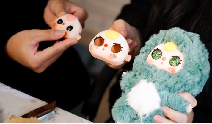 Vẽ mắt Baby Three